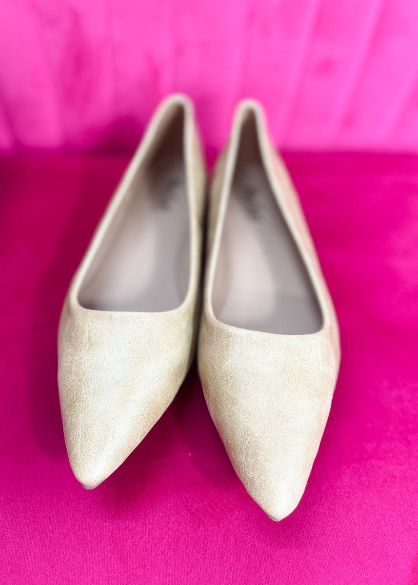 Corkys Stage Flat Caramel ALL SALES FINAL Ellis Mercantile Boutique, Inc.