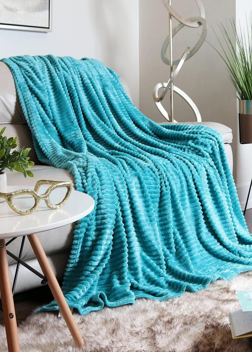 Nestl Cut Plush Queen/ Full Fleece Blanket Ellis Mercantile Boutique