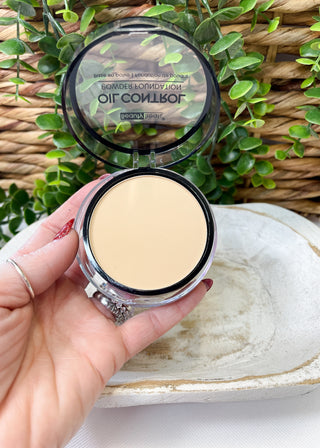 Beauty Treats Oil Control Powder Foundation