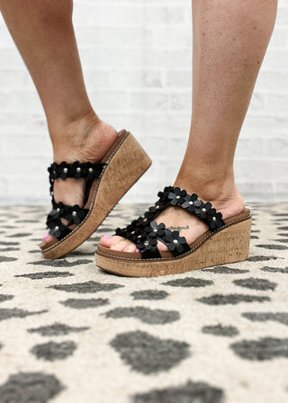 Corkys Mic Drop Wedge – Black