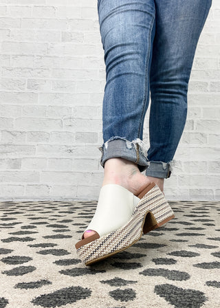 Corkys Totally Buggin Wedge – Ivory