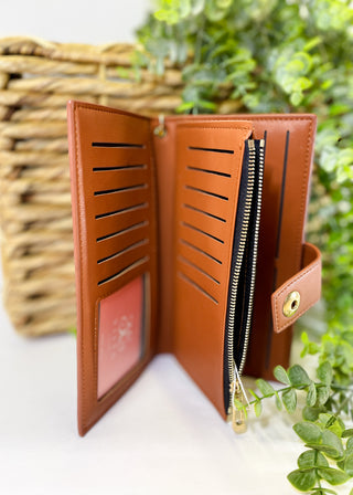 Luealla Magnetic Close Wallet