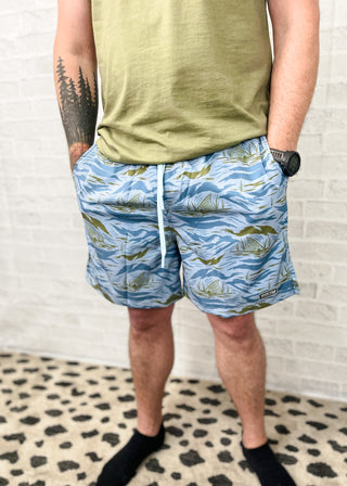 Red Fish Honey Hole Weekender Shorts