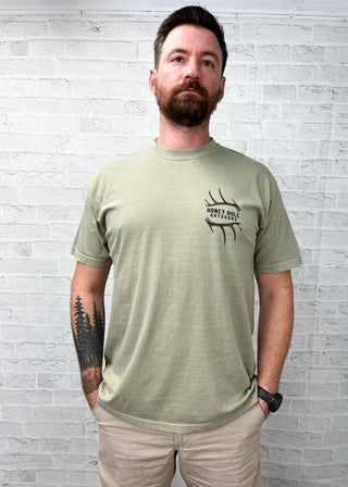 Skull Mount Honey Hole Short Sleeve Tee